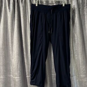 Lululemon Dance Studio Relaxed-Fit Mid-Rise Cropped Pant in True Navy. SIZE 10
